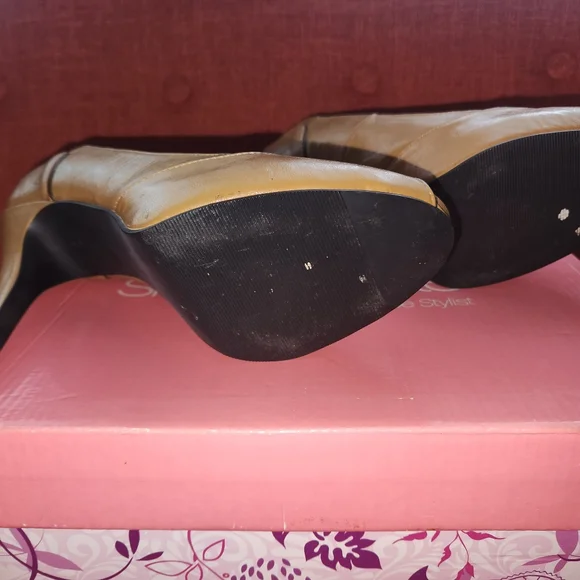 Women's Tan Peep Toe 4in High Heels By Shoe Dazzle Sz 7.5 - Picture 8 of 15